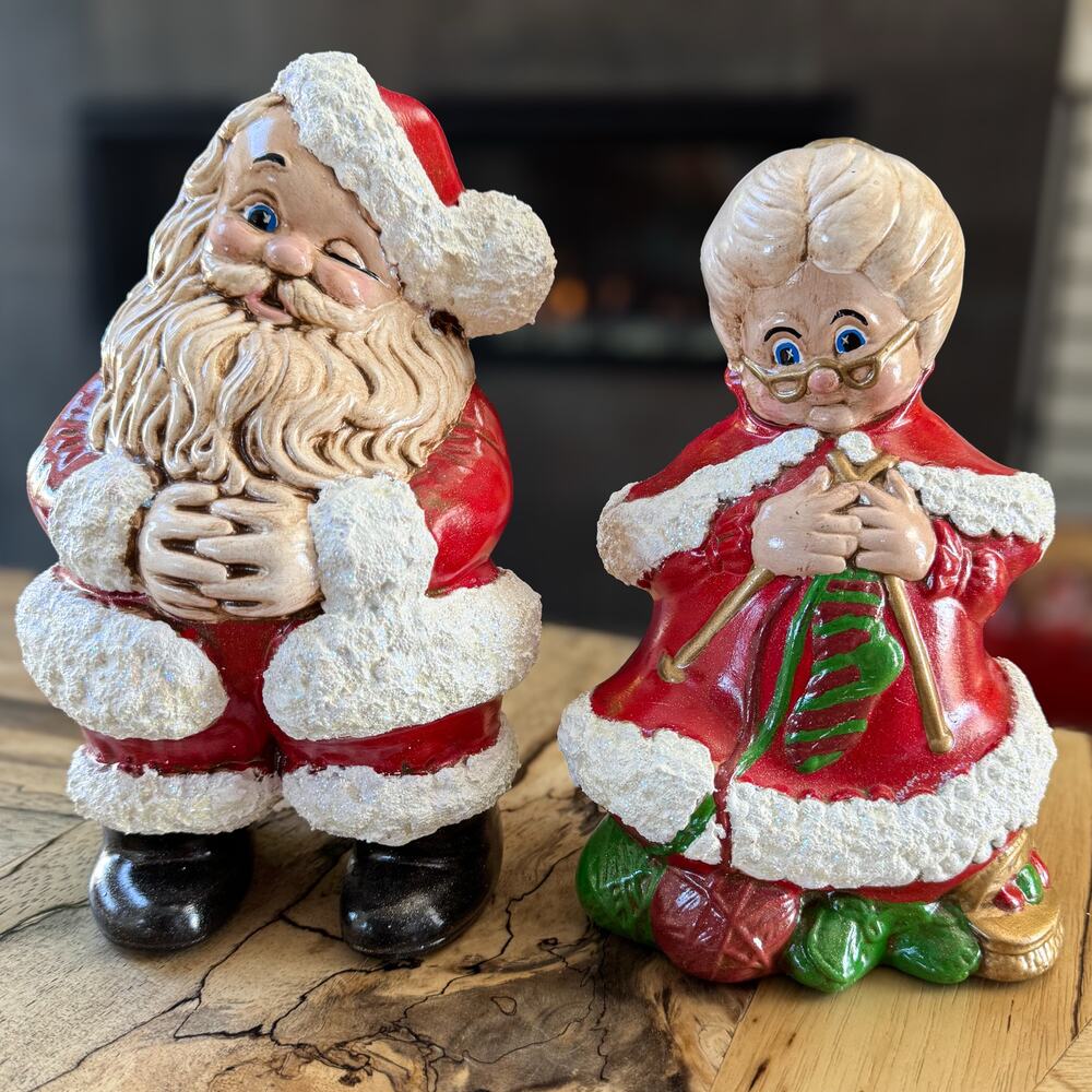 1991 Vintage Mr & Mrs Claus Hand-Painted Ceramic Atlantic Molds Snowlike Glitter